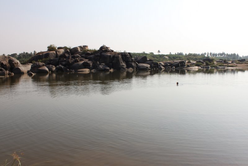 India 2010 - Hampi - Virupapur Gaddi - Swimming Lake